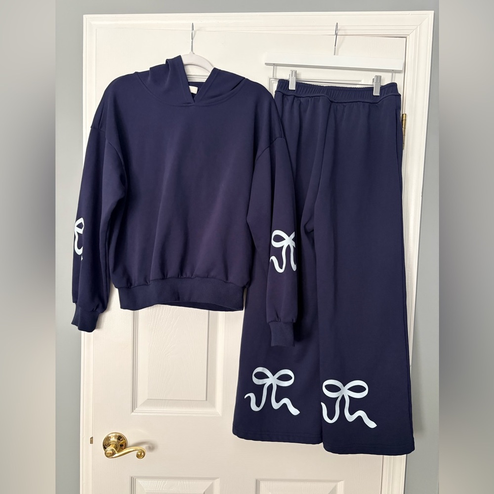 Klesis Navy Hoodie & Wide Leg Sweatpants Set – Size Small